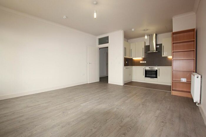 2 Bedroom Flat To Rent In Brent Street, Hendon, NW4