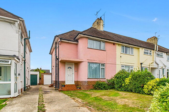 3 Bedroom End Of Terrace House For Sale In Bramber Road, Worthing, BN14