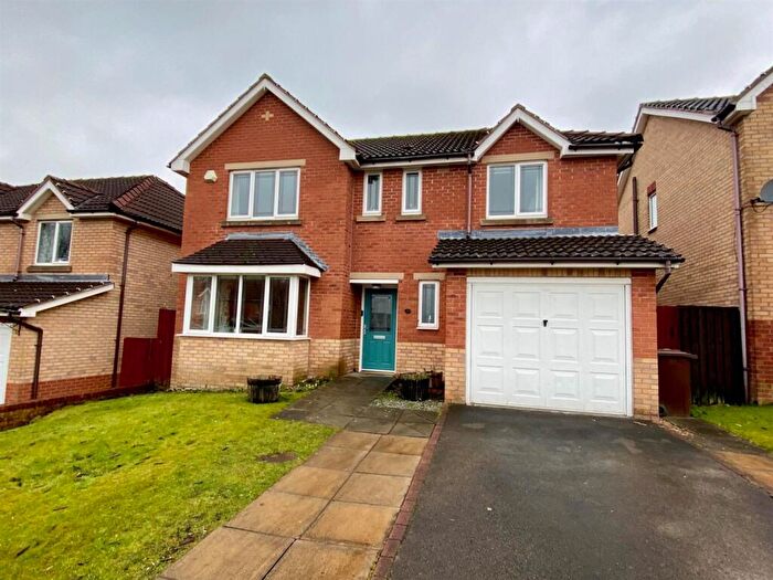 4 Bedroom Detached House For Sale In Briarfield Gardens, Huddersfield, HD5