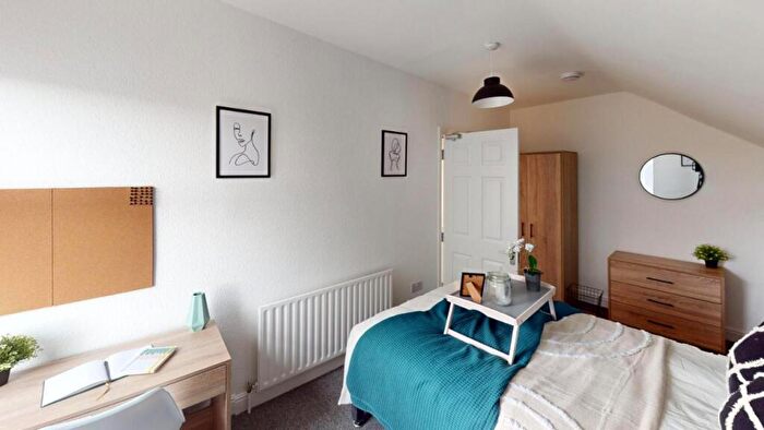 6 Bedroom House To Rent In Queens Road, Beeston, Nottingham, NG9
