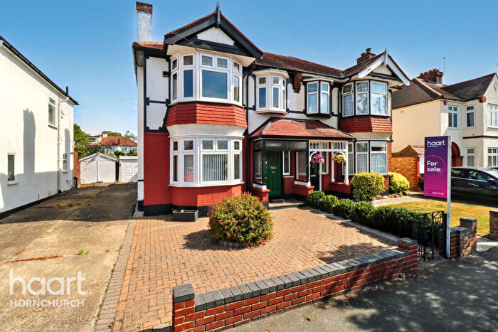 3 Bedroom Semi-Detached House For Sale In Fairkytes Avenue, Hornchurch, RM11