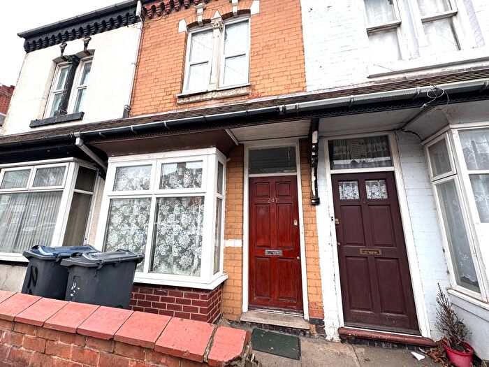 3 Bedroom Terraced House To Rent In Stoney Lane, Birmingham, B12