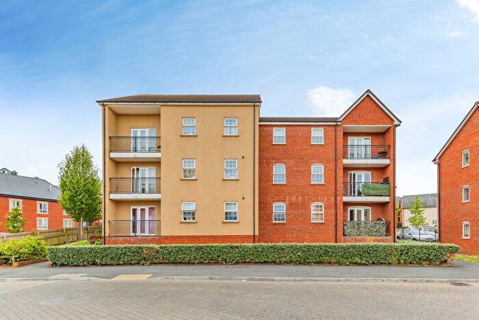 2 Bedroom Flat For Sale In Harris Place, Exeter, EX1