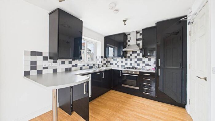 2 Bedroom Apartment To Rent In Shakir Court, North Gate, Nottingham, Nottinghamshire, NG7