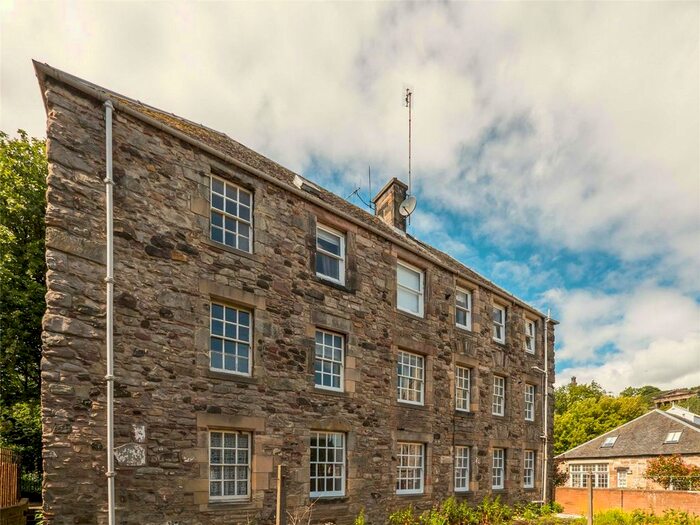 2 Bedroom Flat To Rent In Canongate, Edinburgh, EH8