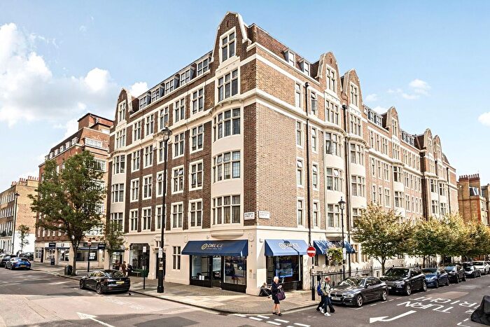 Maisonette For Sale In Weymouth Street, Marylebone, London, W1G