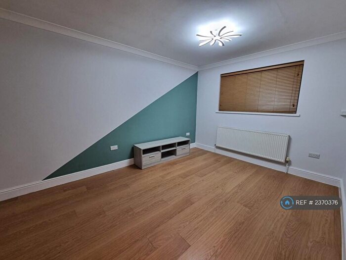 1 Bedroom Flat To Rent In Lea Bridge Road, London, E10
