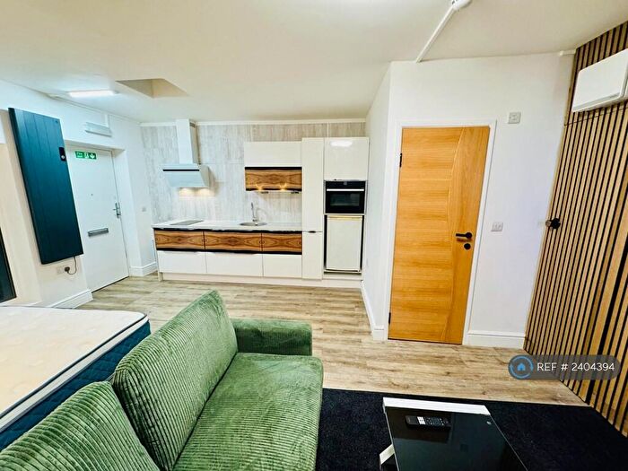 Studio To Rent In Buxton Road, London, E15