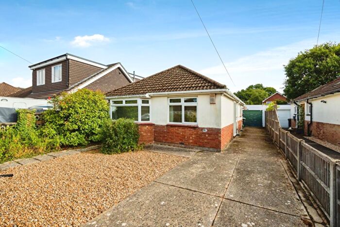 2 Bedroom Bungalow For Sale In Durley Avenue, Waterlooville, Hampshire, PO8
