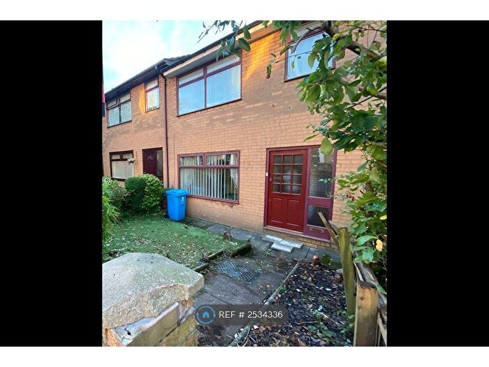3 Bedroom Terraced House To Rent In Victoria Street, Chadderton, Oldham, OL9
