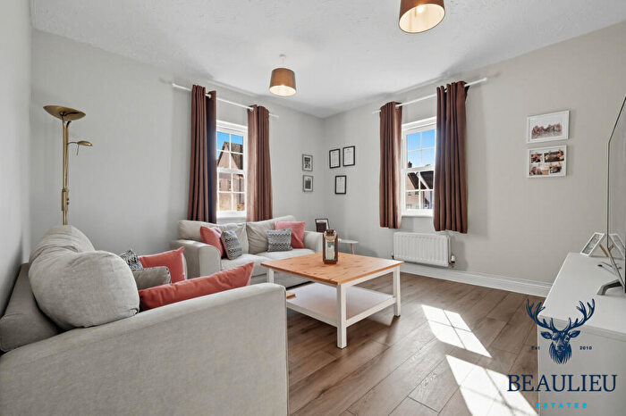 2 Bedroom Flat For Sale In Abell Way, Chelmsford, CM2