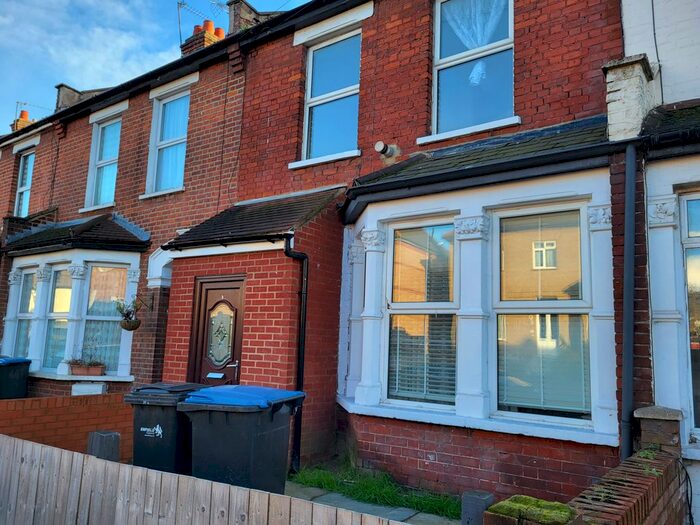 4 Bedroom Terraced House To Rent In Lincoln Road, Enfield, EN3