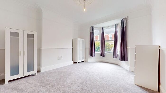 2 Bedroom Flat To Rent In Cartington Terrace, Heaton, Newcastle Upon Tyne, NE6