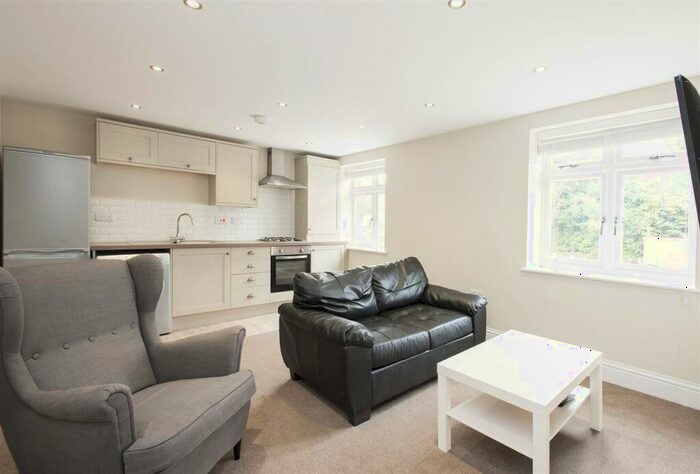 2 Bedroom Apartment To Rent In Secure Gated Parking - The Waverley Centre, Portland Road, Nottingham, NG7