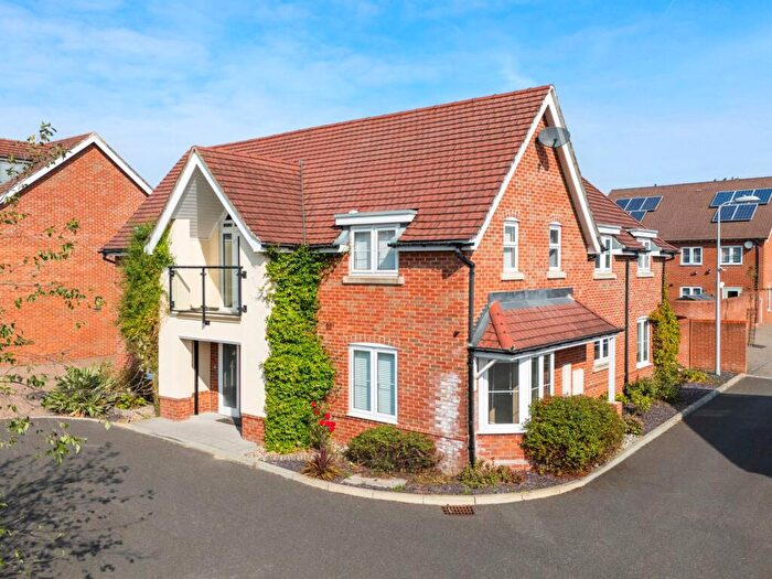 4 Bedroom Detached House To Rent In Gardenia, Woodley, RG5