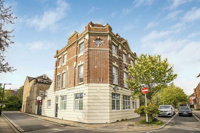 1 Bedroom Duplex To Rent In Mason Street, London, SE17