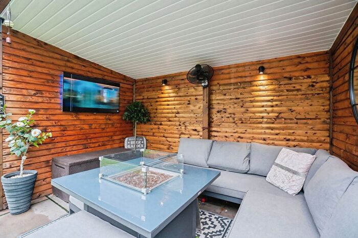 3 Bedroom Semi Detached House For Sale In Wexford Avenue, Hale Village, L24