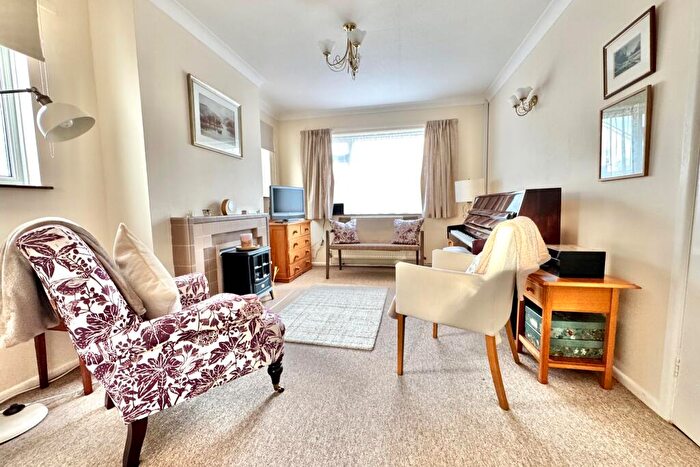 2 Bedroom Bungalow For Sale In Prospect Crescent, Swanage, BH19