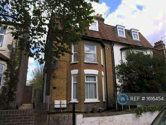 1 Bedroom Flat To Rent In C Stonard Road, London, N13