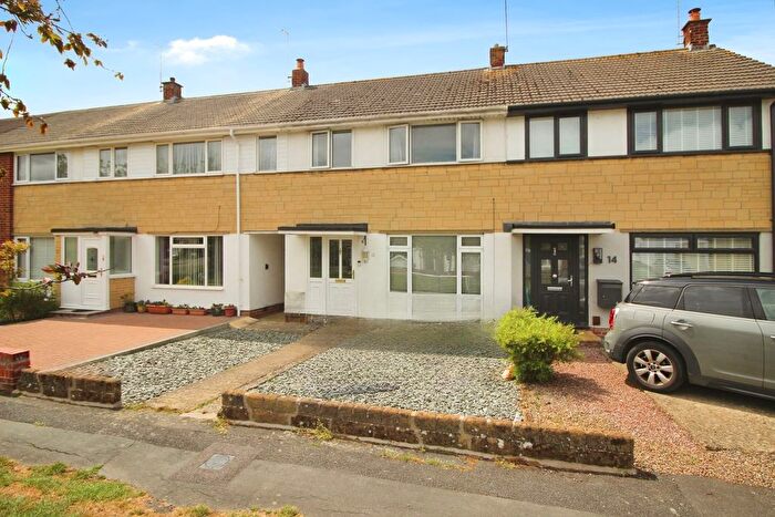 3 Bedroom Terraced House To Rent In Greenway Close, Swindon, SN3