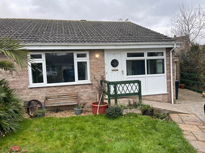 2 Bedroom Bungalow To Rent In Sherwood Crescent, Worle, Weston-super-mare, BS22