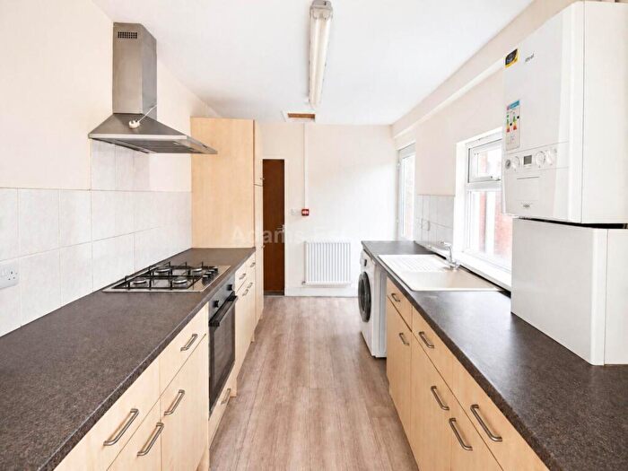 5 Bedroom Terraced House To Rent In Essex Street, Reading, RG2