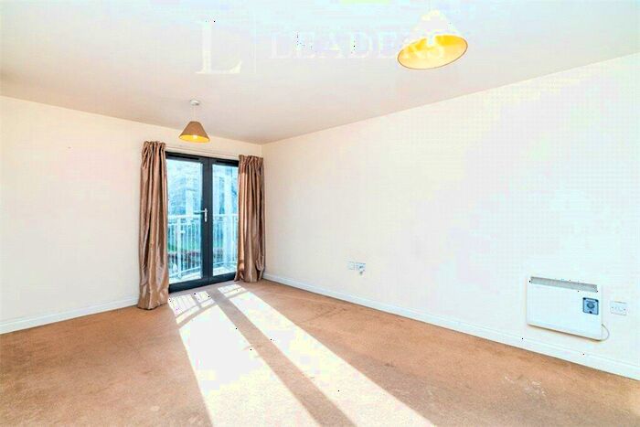 1 Bedroom Apartment For Sale In White Star Place, Southampton, Hampshire, SO14