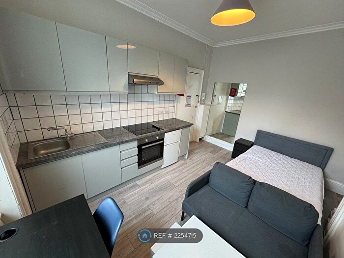 Studio To Rent In Norfolk Square, Brighton, BN1