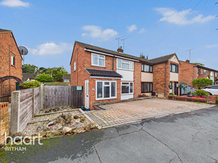 3 Bedroom Semi Detached House For Sale In Elm Avenue, Maldon, CM9