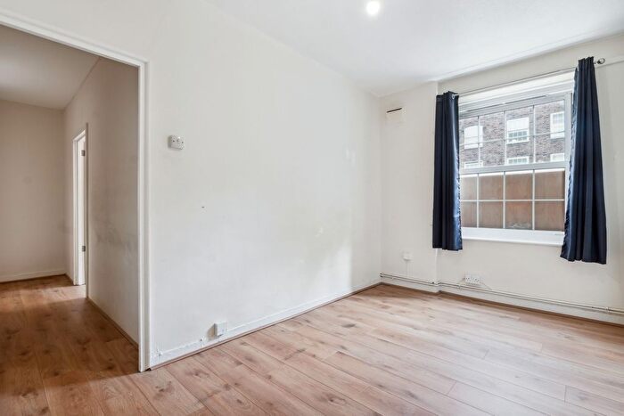 3 Bedroom Flat To Rent In Berwyn House, Stamford Hill, N16