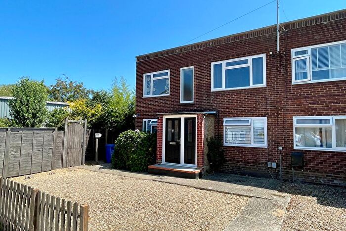 2 Bedroom Maisonette For Sale In Ryecroft Gardens, Blackwater, Camberley, GU17