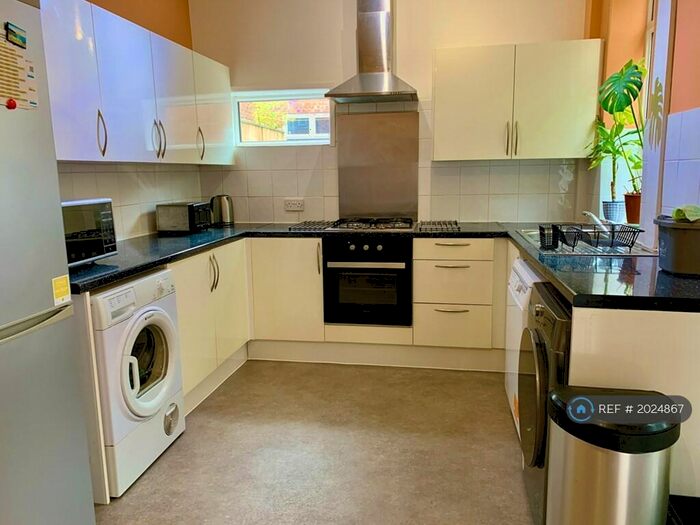 4 Bedroom Terraced House To Rent In Richmond Road, Manchester, M14