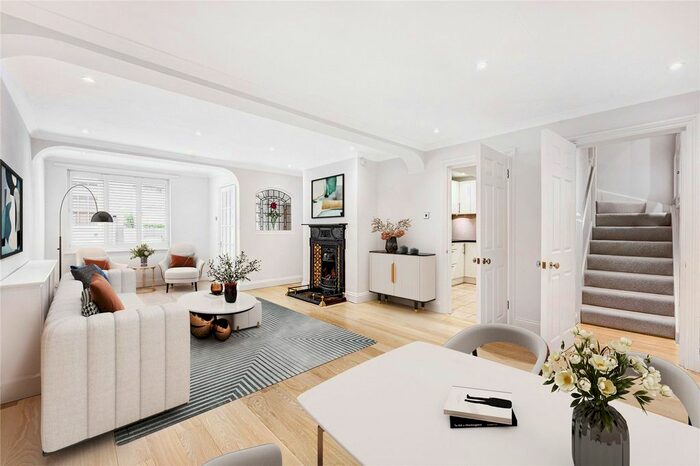 3 Bedroom Mews To Rent In Ensor Mews, South Kensington, London, SW7