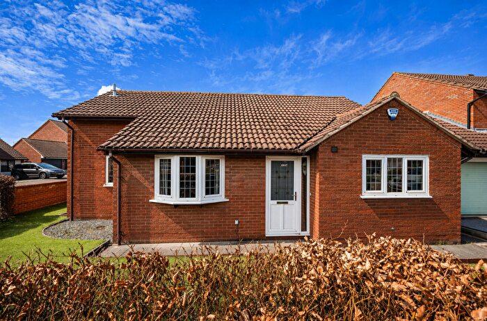 3 Bedroom Detached Bungalow For Sale In Hollies Walk, Bedford, MK43