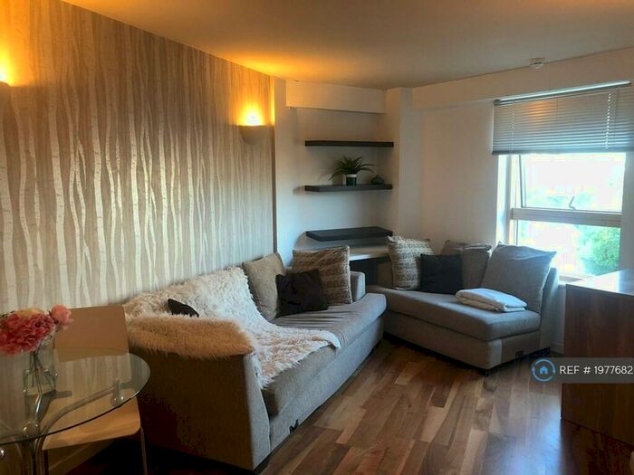 1 Bedroom Flat To Rent In Whitehall Road, Leeds, LS1