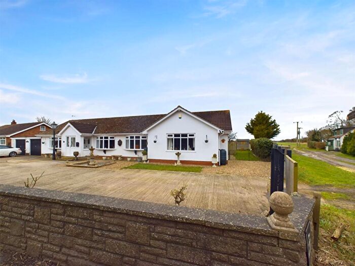 4 Bedroom Detached Bungalow For Sale In Saltfleet Road, Theddlethorpe, Mablethorpe, LN12