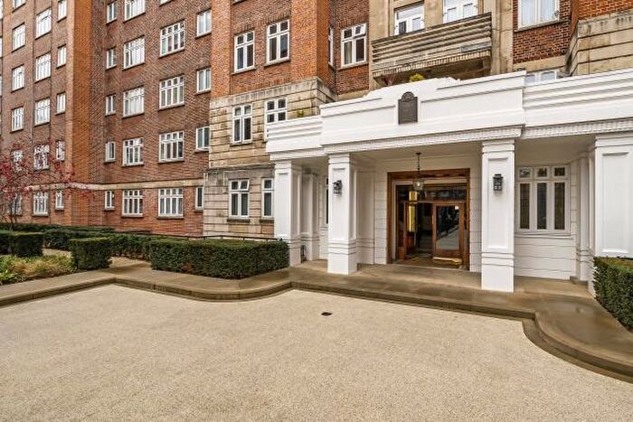 2 Bedroom Flat To Rent In Hall Road, London, NW8