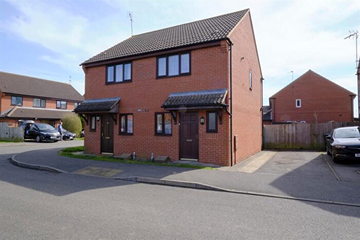 2 Bedroom Semi-Detached House To Rent In Allen Road, Rushden, NN10