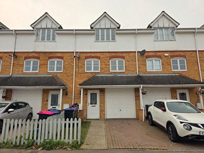 3 Bedroom Town House To Rent In Seaforth Grove, Southend-On-Sea, SS2