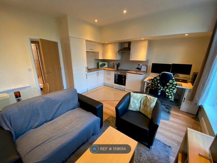 1 Bedroom Flat To Rent In Balbec Avenue, Leeds, LS6