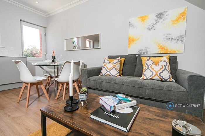 2 Bedroom Flat To Rent In North House, Reading, RG1