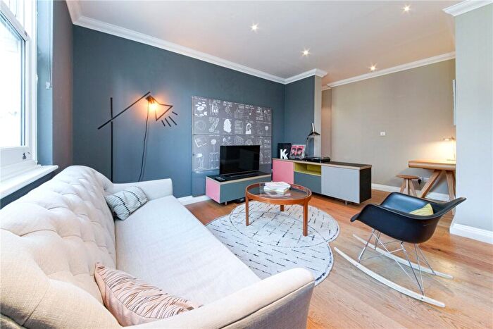 2 Bedroom Flat To Rent In Haverstock Place, Haverstock Street, N1