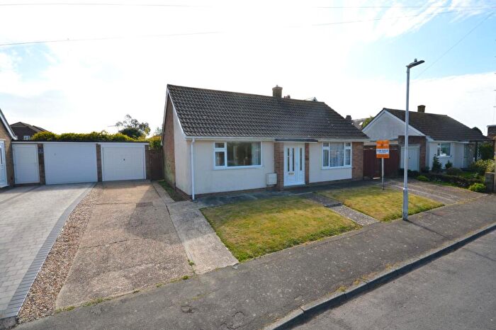 2 Bedroom Detached Bungalow For Sale In Firs Close, Folkestone, CT19
