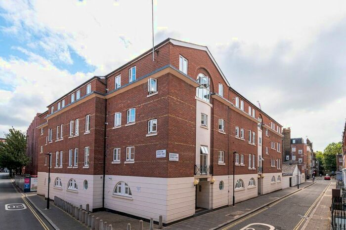 2 Bedroom Flat To Rent In Daventry Street, Marylebone, London, NW1