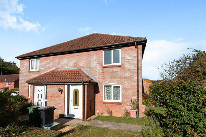 1 Bedroom Maisonette To Rent In Clover Field, Lychpit, Basingstoke, Hampshire, RG24