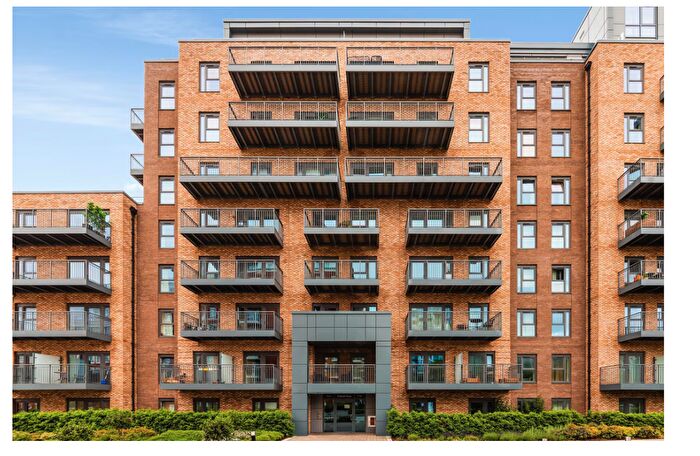 Studio To Rent In Fairbank House, Beaufort Square, London, Greater London, NW9