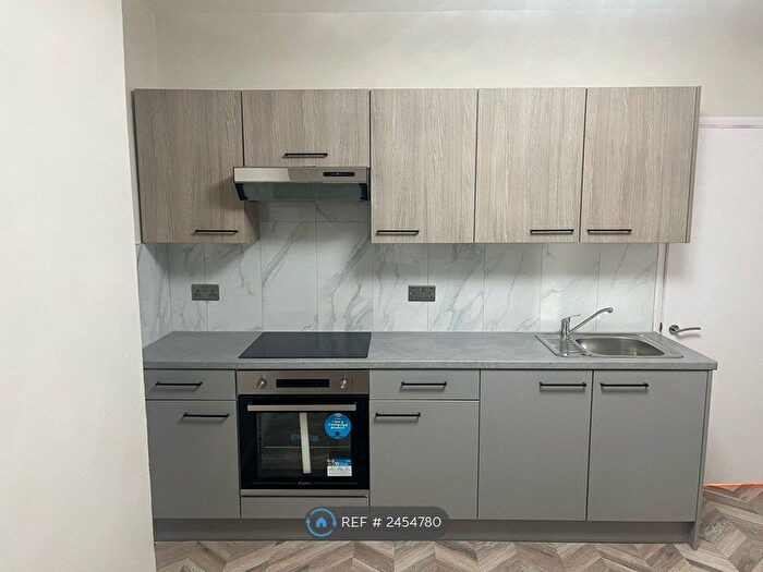 2 Bedroom Flat To Rent In Scrubs Lane, London, NW10