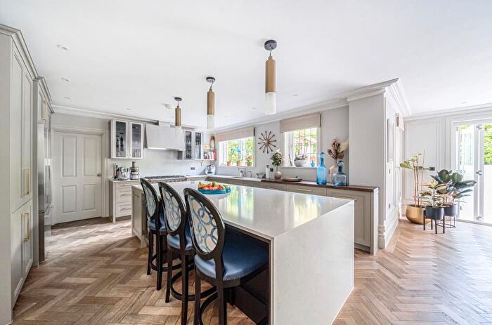 5 Bedroom Detached House To Rent In Woking, Surrey, GU22