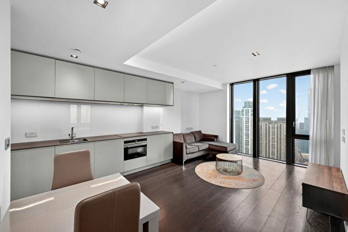 1 Bedroom Flat To Rent In Amory Tower, Marsh Wall, E14