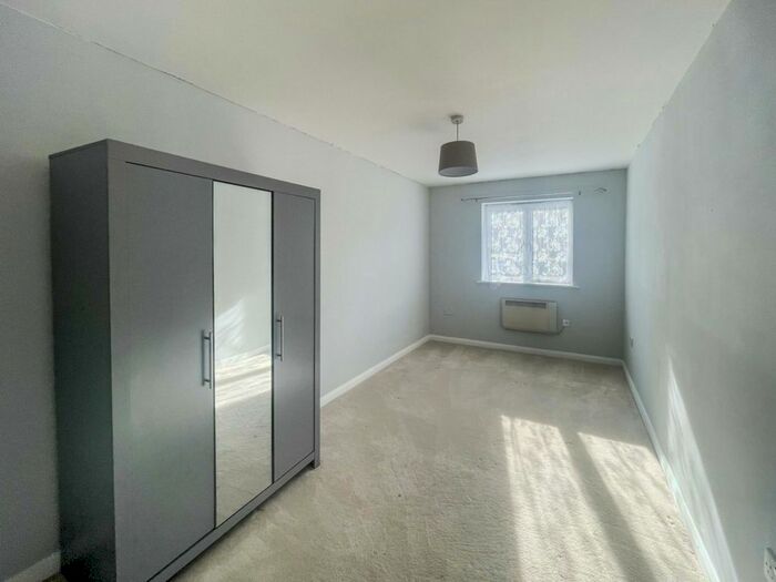 1 Bedroom Flat To Rent In Henley Place, Teynham, ME9